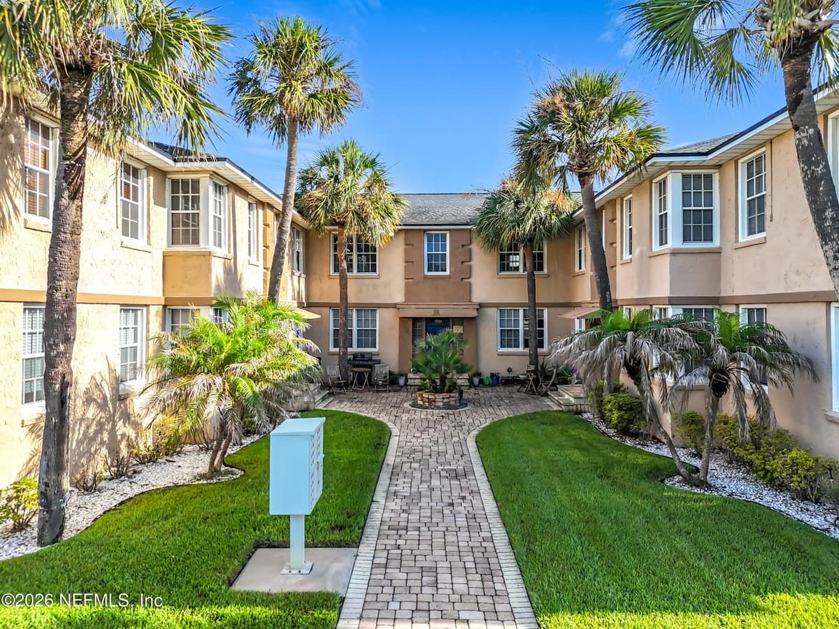 319 1ST Avenue 2-D, Jacksonville Beach, FL 32250, Jacksonville Beach, FL - photo 2