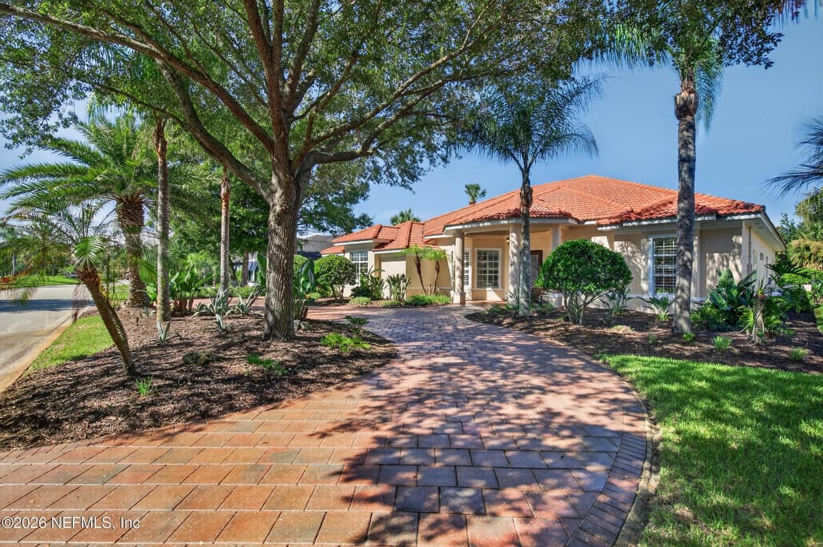 8 OLD OAK Drive N, Palm Coast, FL 32137, Palm Coast, FL - photo 2
