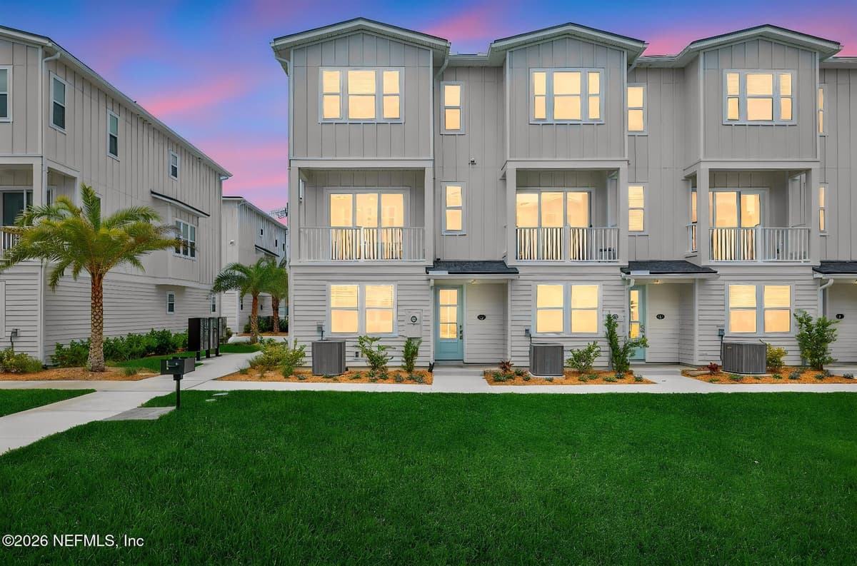 1043 N 1ST Avenue, Jacksonville Beach, FL 32250, Jacksonville Beach, FL - photo 2